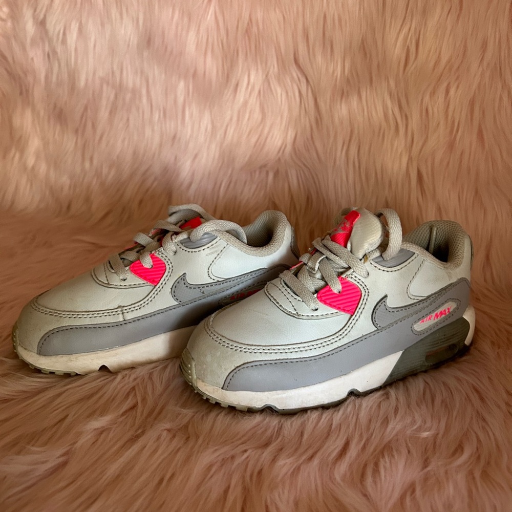 Nike Air Max 90 Leather TD Platinum Gray and Pink.